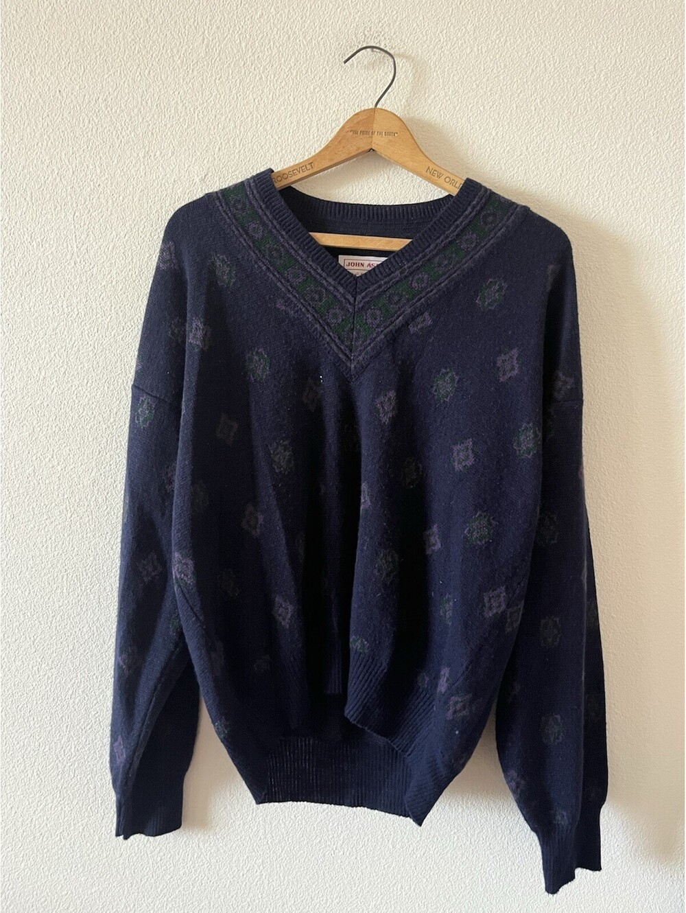 Vintage John Ashford Italian Wool Blend V-Neck Sweater L